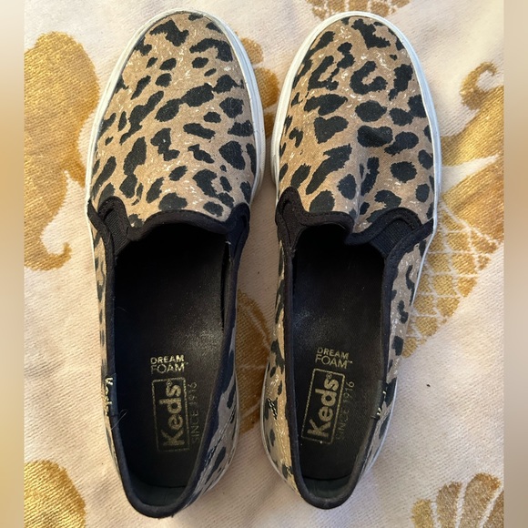 KEDS - Women’s Leopard Slip On Sneakers - Size 6 - Picture 2 of 4